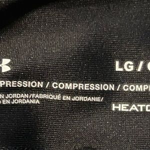 Under Armour leggings with zippers at ankles and pocket